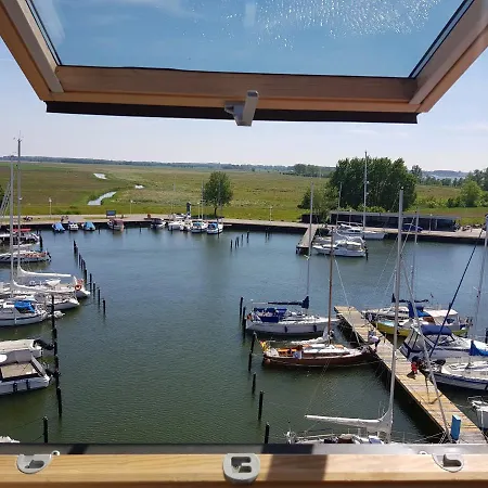 Segelhafenidyll - Direkte U. Ruhige Wasserlage * Karlshagen