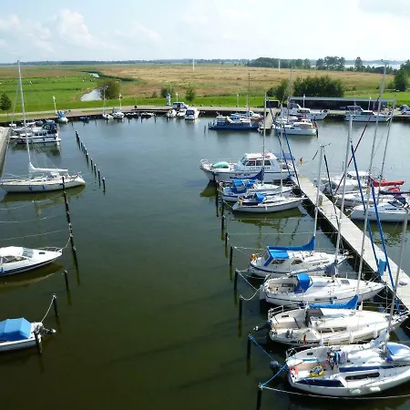 Segelhafenidyll - Direkte U. Ruhige Wasserlage Apartment Karlshagen